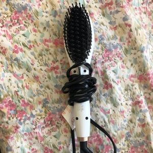 Magictec Straightening Brush